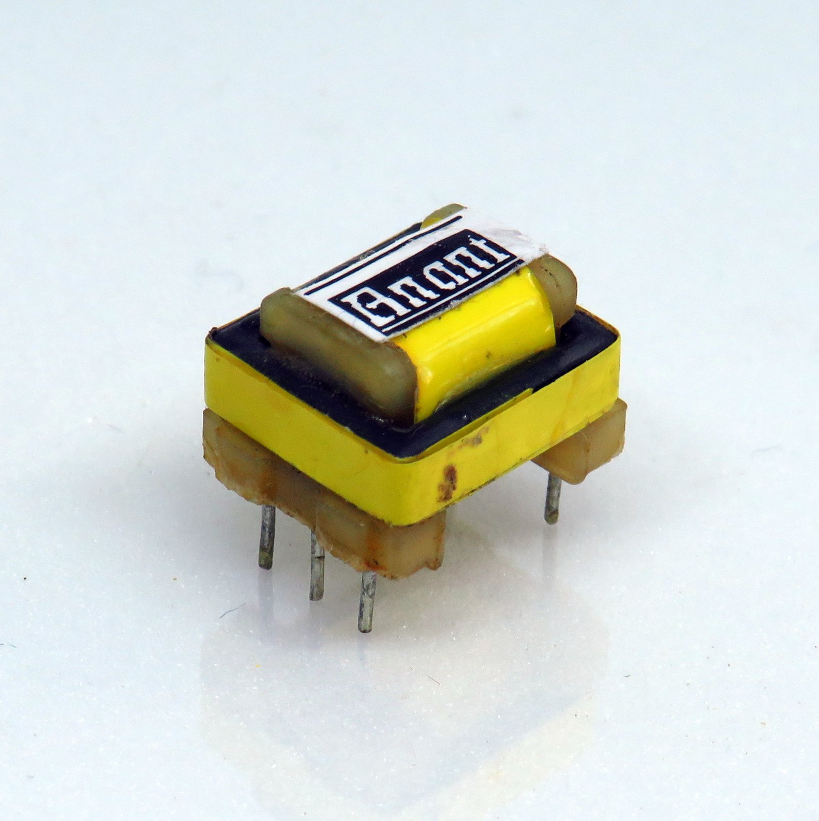 E/EF Series E/EF 12 PTH Transformer